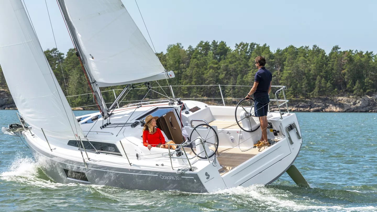 Listing Watch: 2022 Beneteau Oceanis 30.1